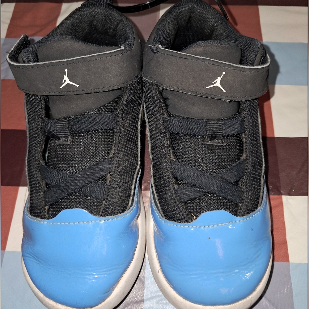 Jordan Kids Black and Light Blue Sneakers